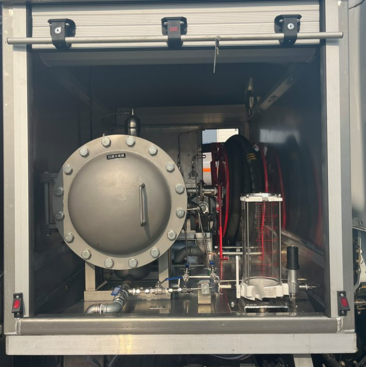 飛機(jī)加油車用過(guò)濾分離器-新鄉(xiāng)伊卡過(guò)濾-加油車用過(guò)濾器